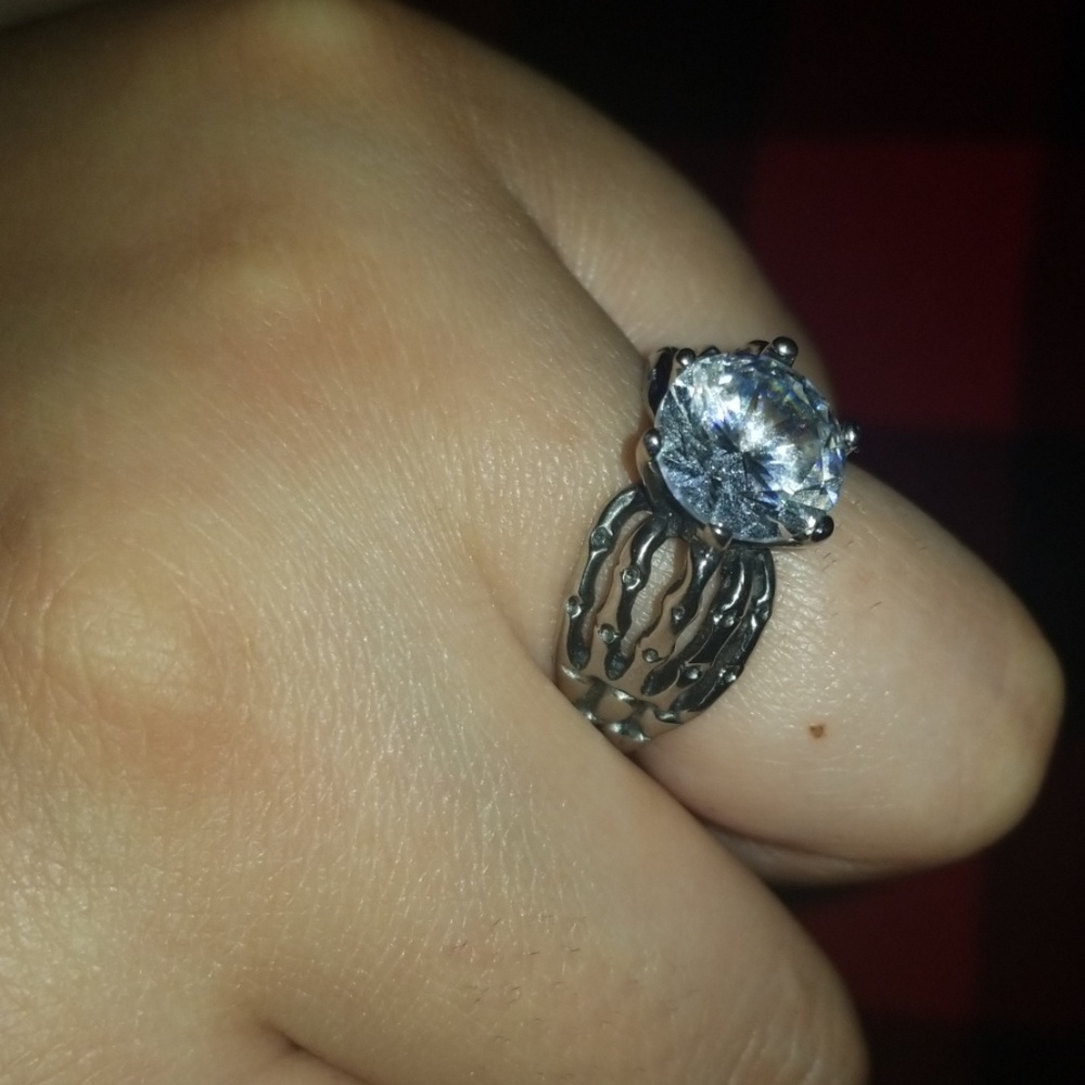 Skeleton Hands Ring - image 1